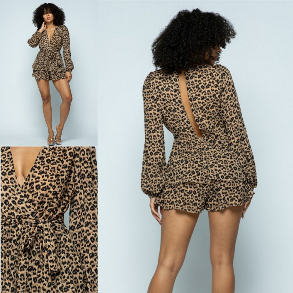 🎉🎉Host Pick🎉🎉 ANIMAL PRINT SHORT ROMPER W/FRONT TIE